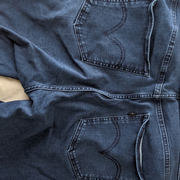 2/$60 Levi's runaround super skinny jeggings - Picture 6 of 8